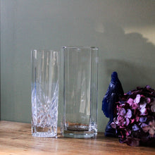 Charger l&#39;image dans la galerie, Vases en verre vintage
