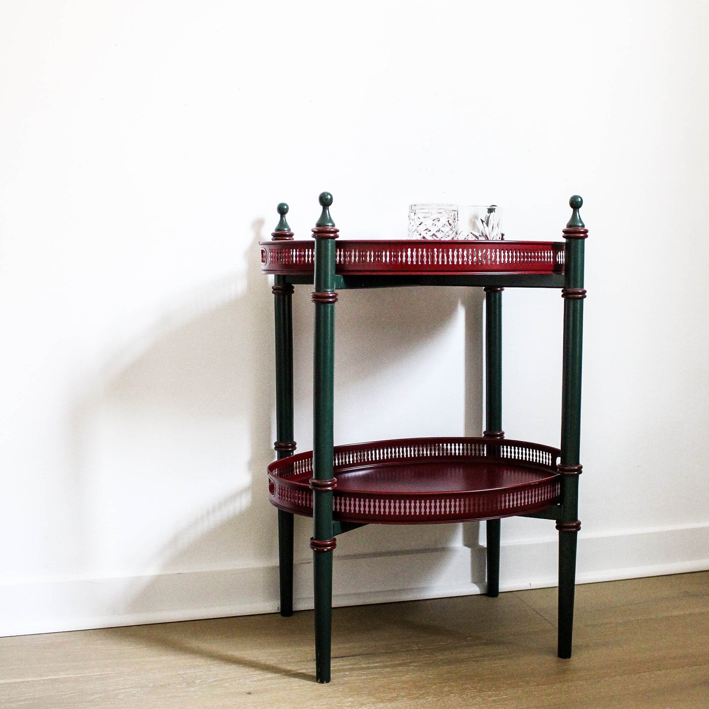 Desserte vintage en bois et plateaux amovibles