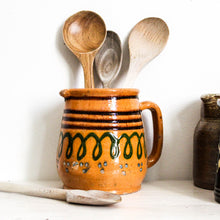 Charger l&#39;image dans la galerie, Pichets de cuisine anciens
