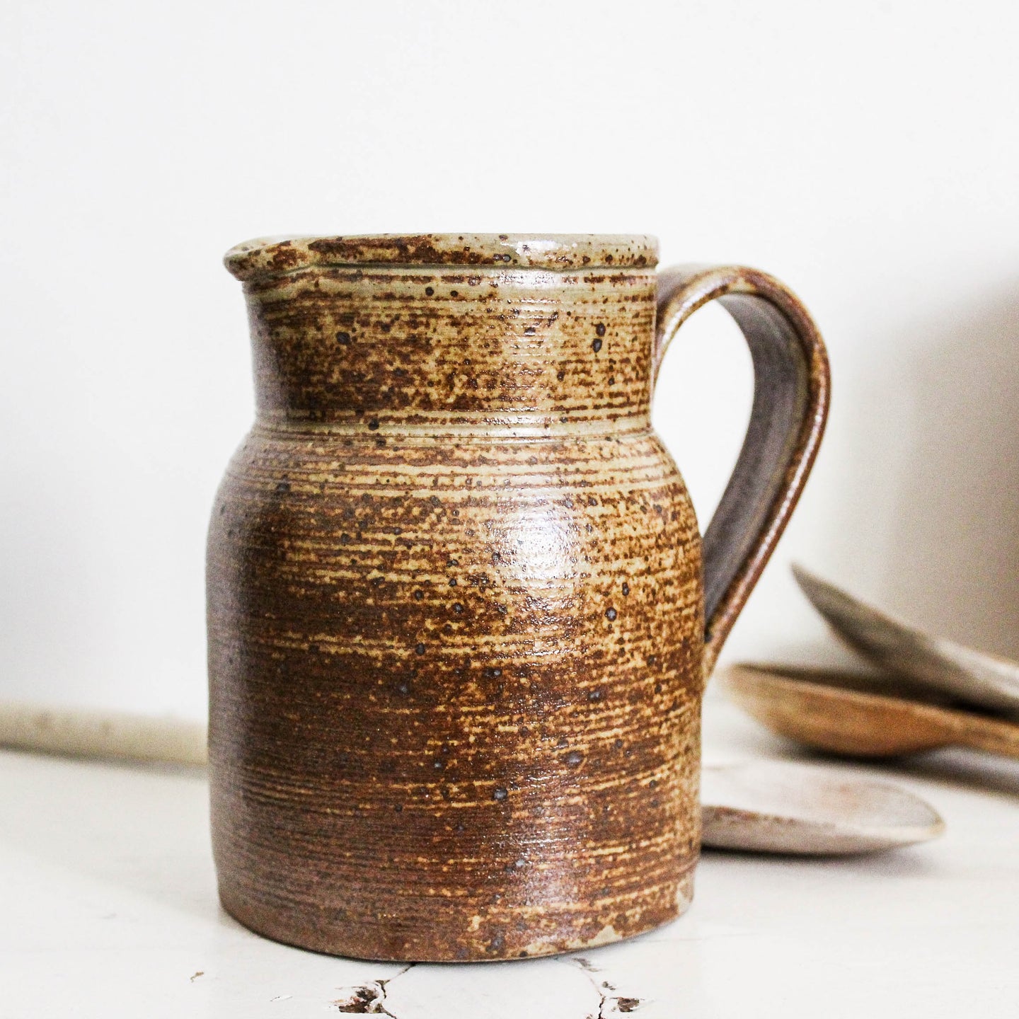 Pichets de cuisine anciens