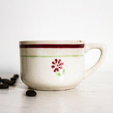 Charger l&#39;image dans la galerie, Trio de tasses anciennes &quot;Christiane&quot;
