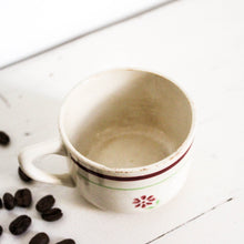 Charger l&#39;image dans la galerie, Trio de tasses anciennes &quot;Christiane&quot;
