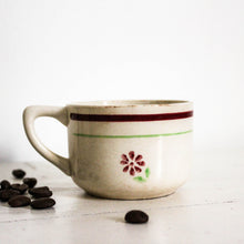 Charger l&#39;image dans la galerie, Trio de tasses anciennes &quot;Christiane&quot;
