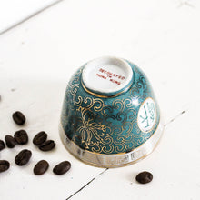 Charger l&#39;image dans la galerie, Trio de tasses anciennes &quot;gold details&quot;
