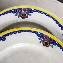 Charger l&#39;image dans la galerie, Duo d&#39;assiettes anciennes colorées
