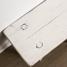 Charger l&#39;image dans la galerie, Petit banc blanc en bois massif ancien
