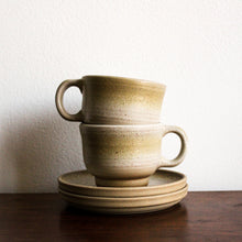 Charger l&#39;image dans la galerie, Deux tasses à café en grès vintage
