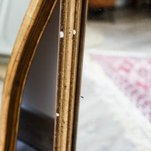 Charger l&#39;image dans la galerie, Grand miroir mural doré en bois et plâtre vintage

