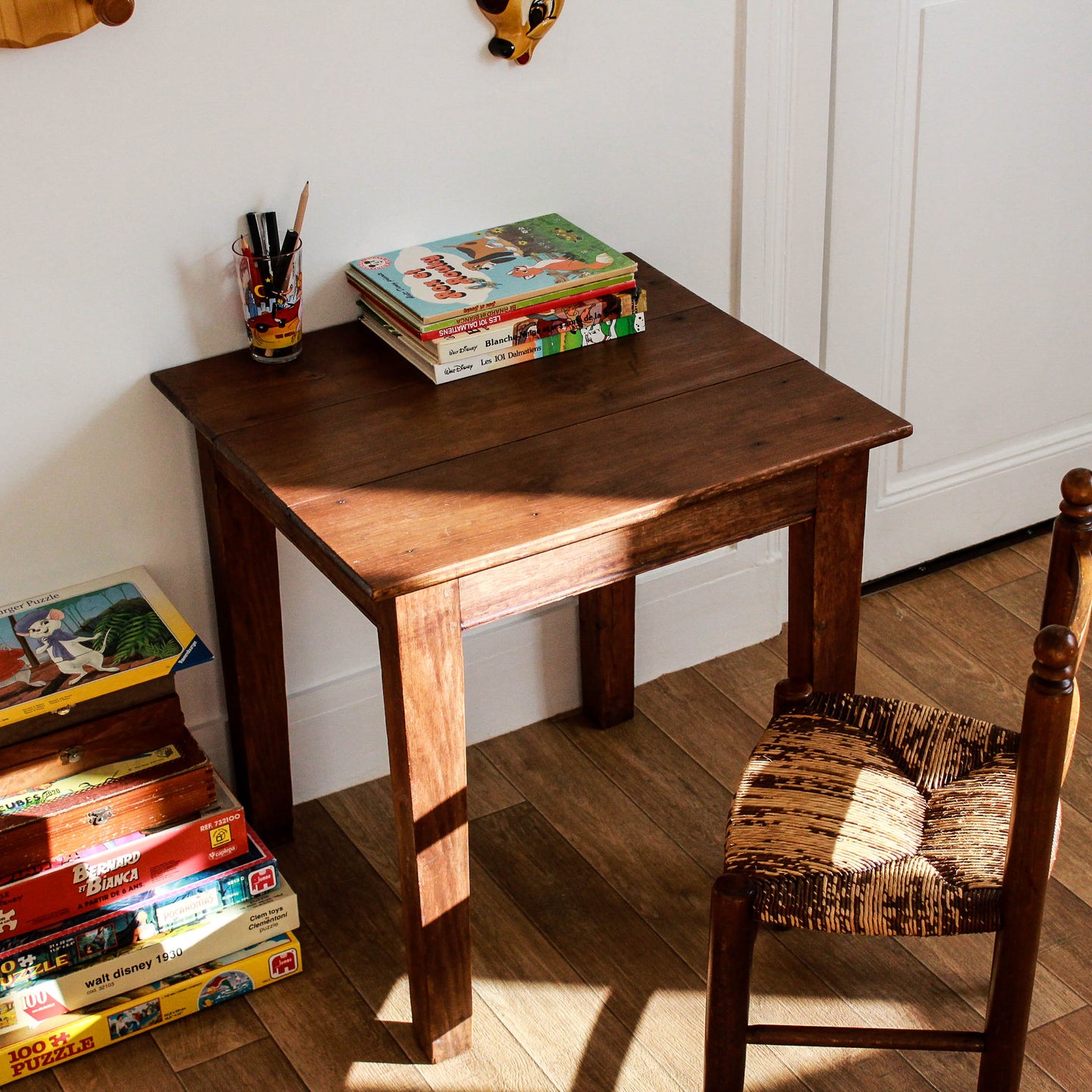 Petit bureau ou table en bois brut