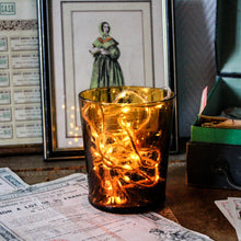Charger l&#39;image dans la galerie, Pot en verre ambré vintage
