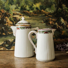 Charger l&#39;image dans la galerie, Théière et son pot à lait en porcelaine ancien
