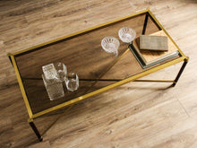 Charger l&#39;image dans la galerie, Grande table basse en laiton et plateau en verre 1970
