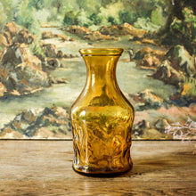 Charger l&#39;image dans la galerie, Carafe en verre ambré vintage
